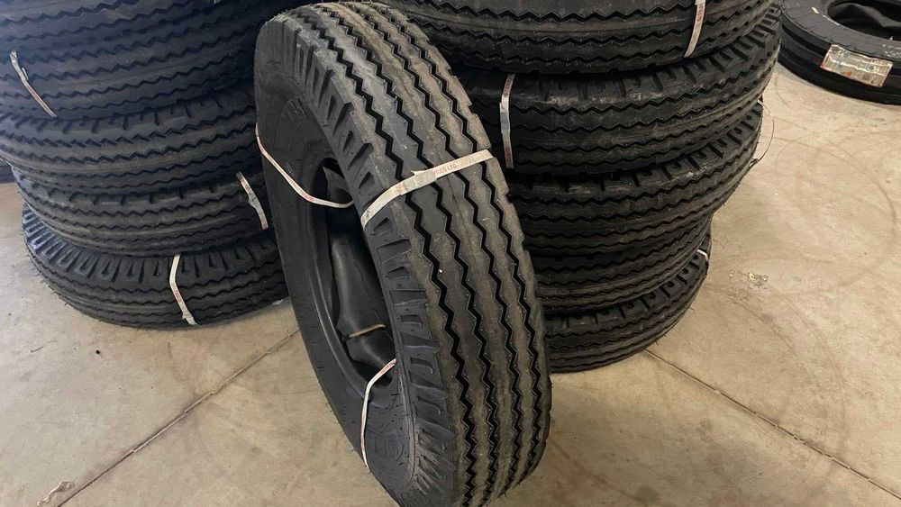 Нови Индийски Гуми 8.25-15  18 pr /в,вт,к/  шосеен