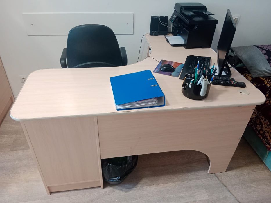Столы офисные бесплатно