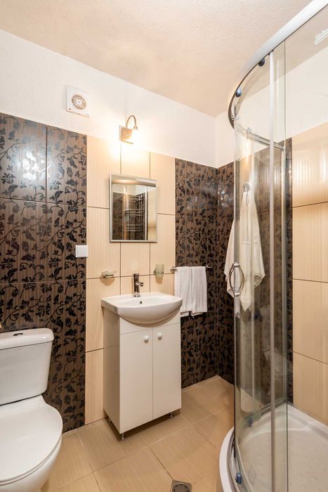 Продава се Хотел в с. Паничище, Област Кюстендил - 2250 кв.м за 1289 €/кв.м - Снимка #15