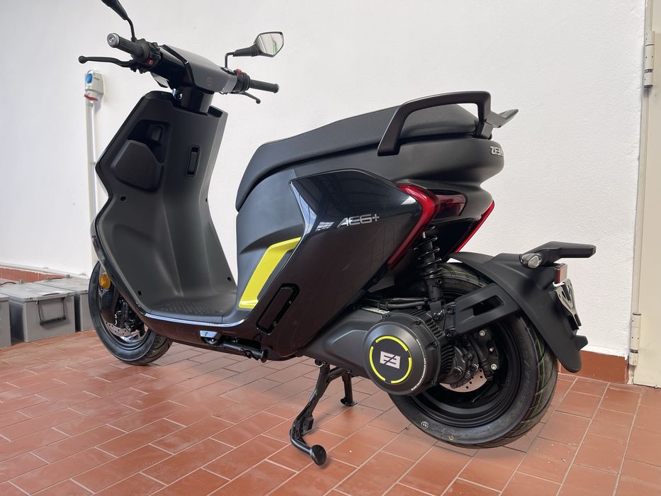 Zeeho AE6+ scuter electric