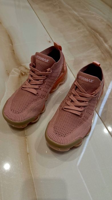 Nike дамски маратонки в розово