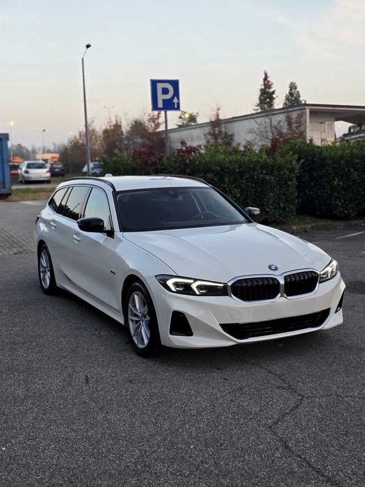 Vand sau schimb cu buldoexcavator BMW 320e plug-in hybrid