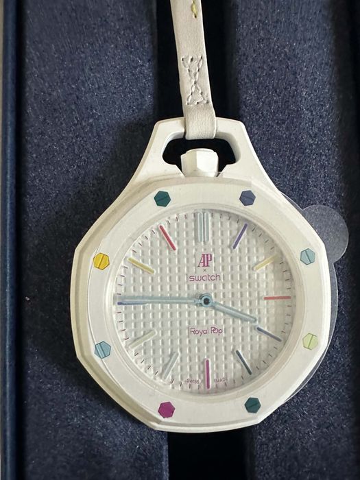 Audemars x Swatch AP Royal Pop -  Huit Blanc Ocho Negro Налични