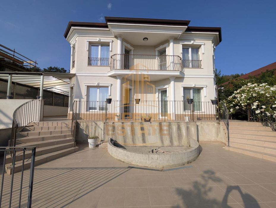 Къща в Варна, област-м-т Манастирски рид площ 865 цена 585000