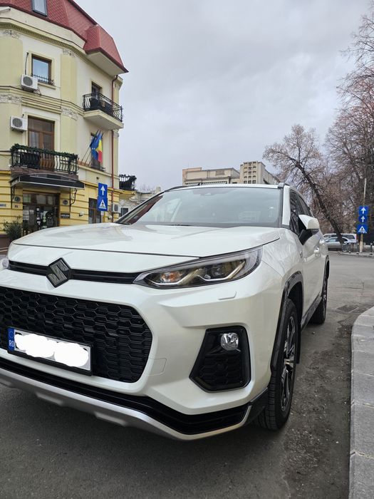 Suzuki Across (Toyota Rav 4) plug-in hybrid