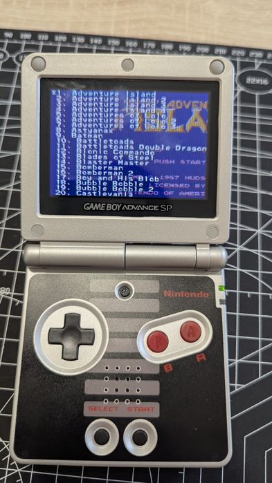 Gameboy Advance SP + многоигровка NES