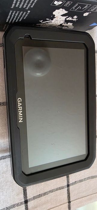 Навигация за камион Garmin Dezl 570 пълен комплект карти зацяла Европа