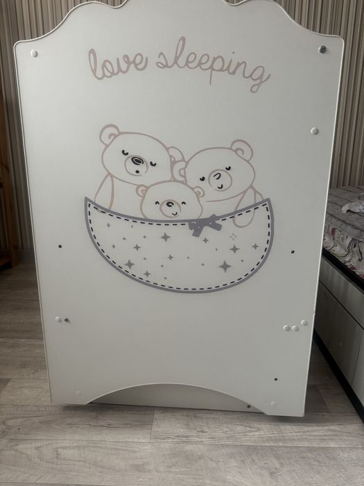 Продам детскую кроватку