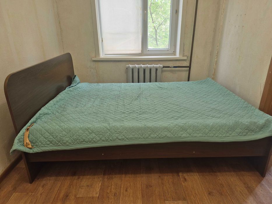 Продам кровать в спальню