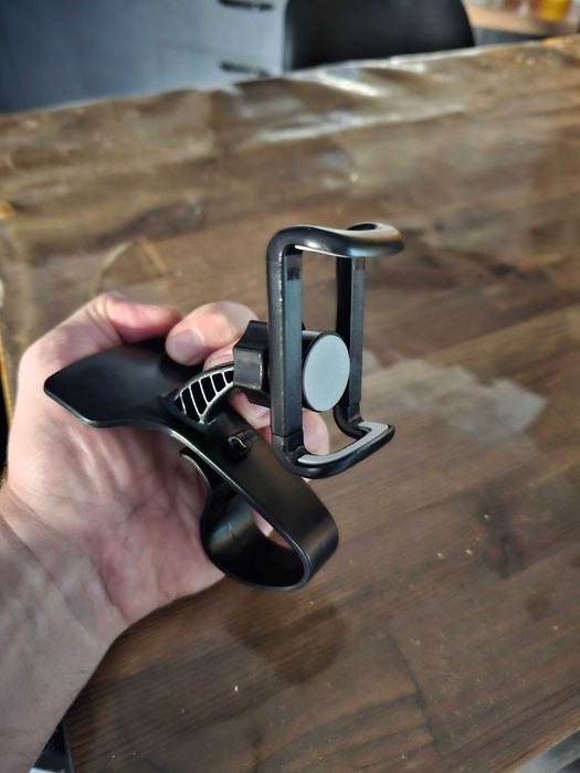 Держатель для телефона в авто