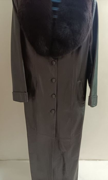 Зимняя одежда хорошего качества.