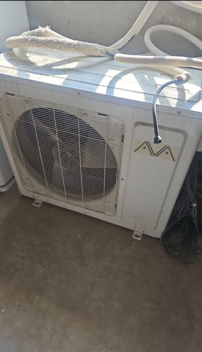 Кондицонер 380 стоящий