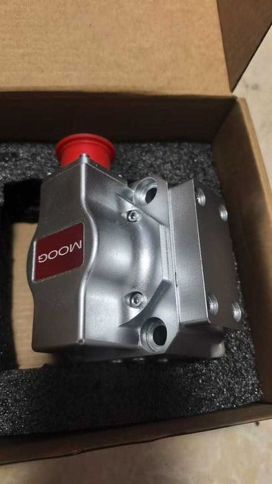 Сервоклапан MOOG 760F 928B