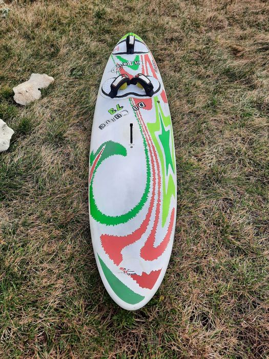 Продавам уиндсьрф дьска TABOU  DA CURVE 73LIT.