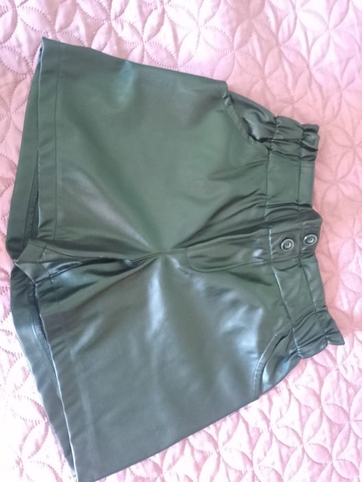 Кожени панталонки,128 и 134