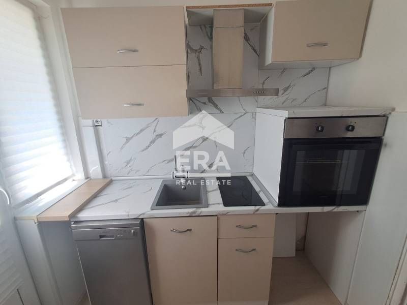 Дава се под наем Четиристаен апартамент в Варна, Окръжна болница - 98 кв.м за 614 € - Снимка #2