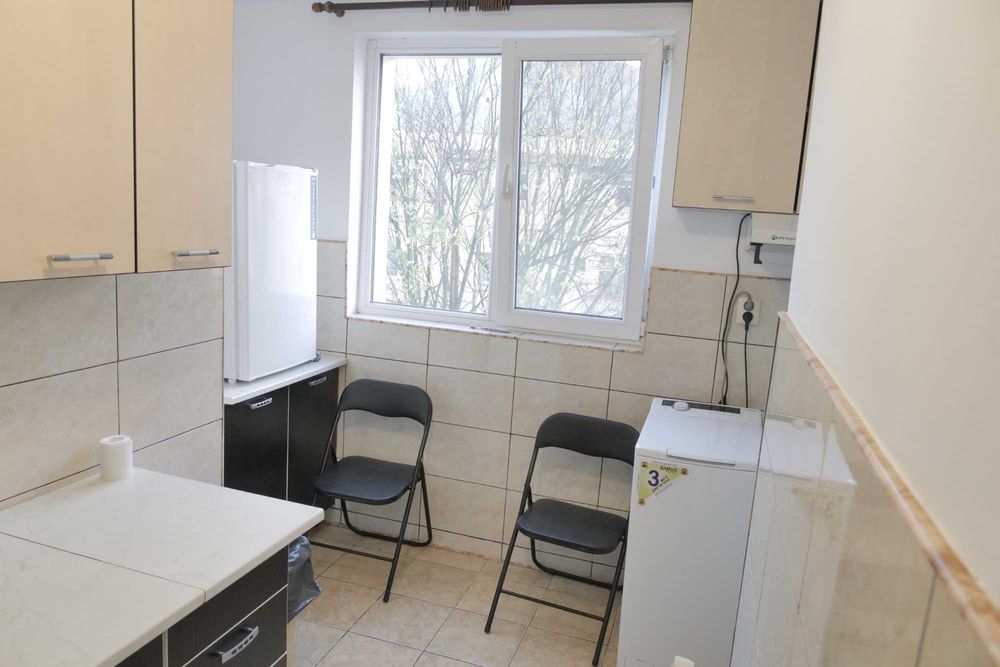 Inchiriez apartament cu 1 camera, hol, bucatarie si o baie situat in apropierea Vivo Mall Baia Mare