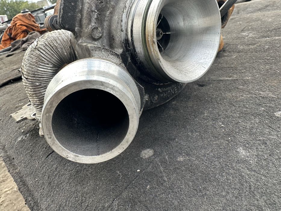 Турбо компресор турбина B47 D20 A 8570082 F серия BMW f30 f20 f22