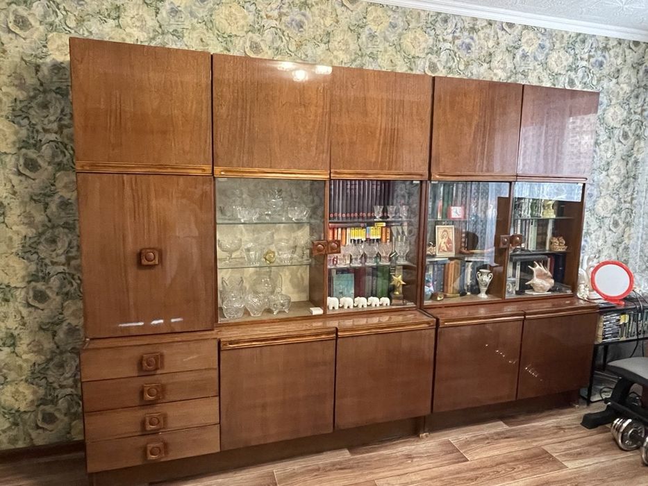 Стенка/сервант для гостиной.