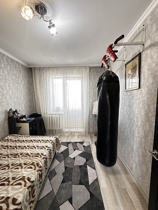 Продам 4 комн квартиру