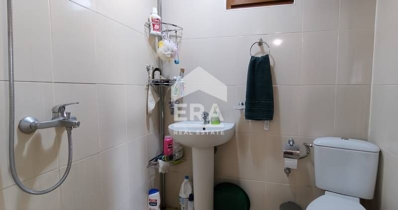 Къща с двор в Студен кладенец