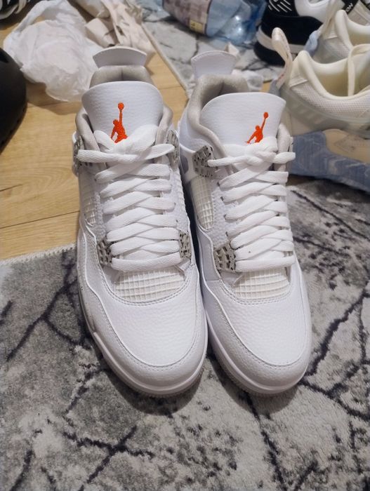 Jordan 4 frumoși