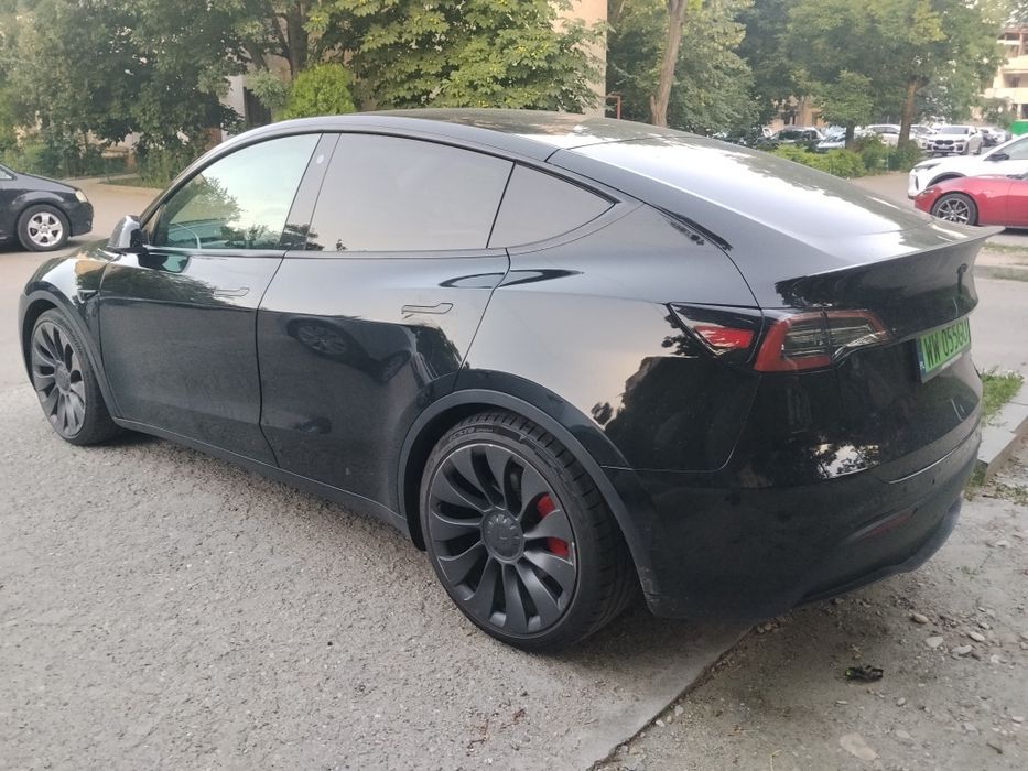 Tesla model Y Performance