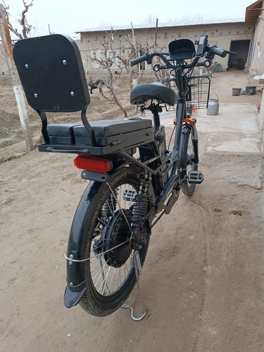 Elektricheskiy velosiped sotiladi.