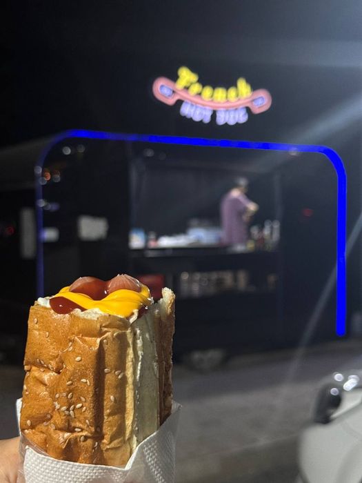 Tayyor biznes sotiladi: "Sahovat" savdo markazi oldidagi fudtrak!