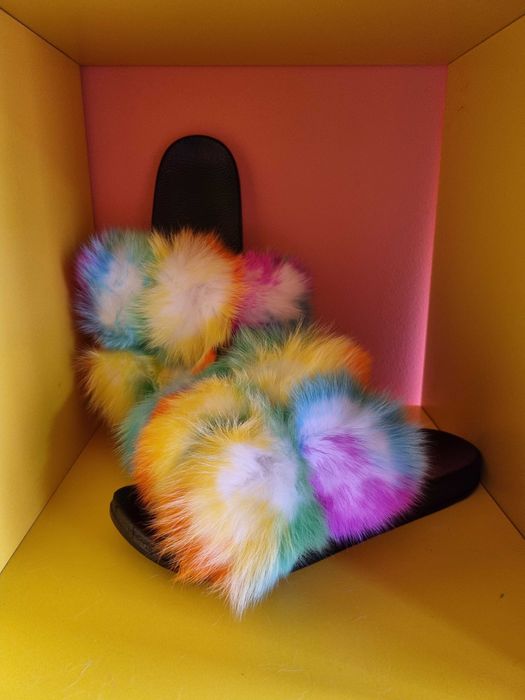 Ункални дамси чехли с естествен косъм!Налични всички номера!