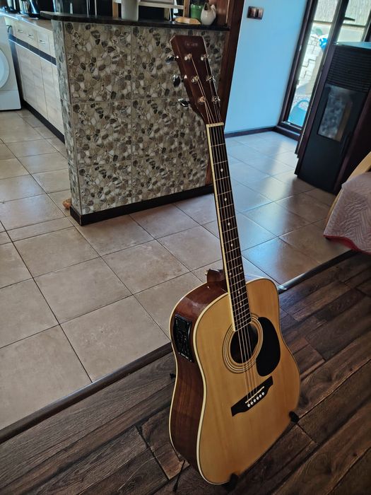 Vând sau schimb chitară electroacustică
