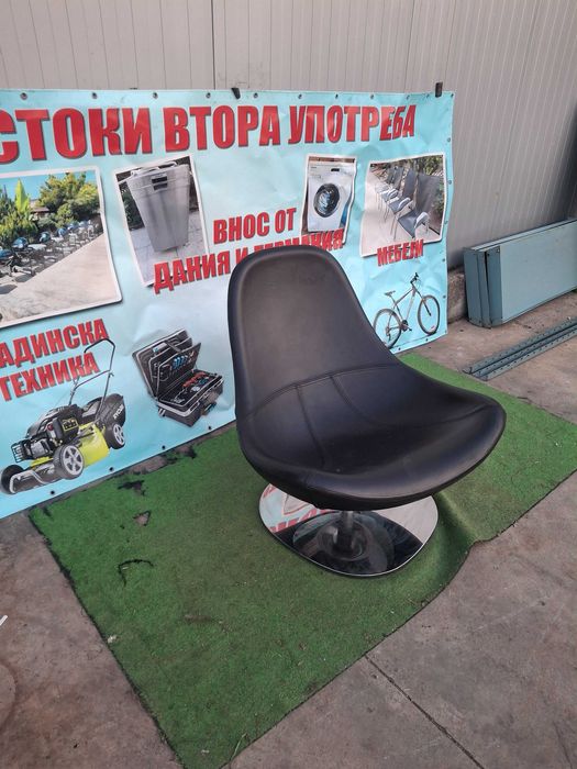 Въртящ се стол ...