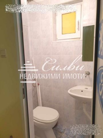 Дава се под наем Магазин в Шумен, Пазара - 30 кв.м за 280.5 € - Снимка #3