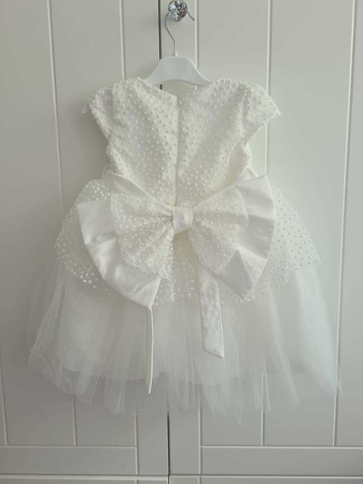 Елегантни рокли за специални поводи. Цена 41 - 55 лева, от 2 - 8 г