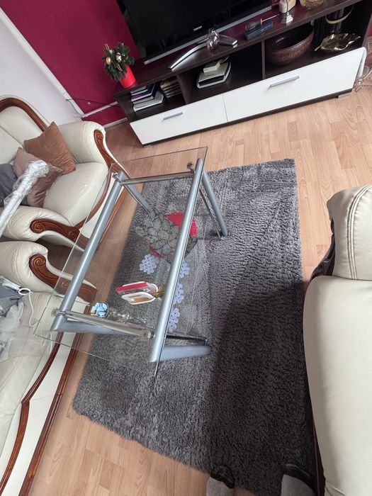 Masuta din sticla si rama metalica