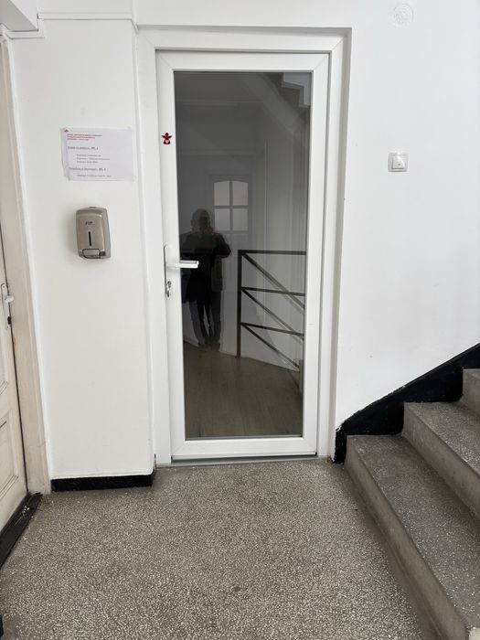 Vind cladire de birouri