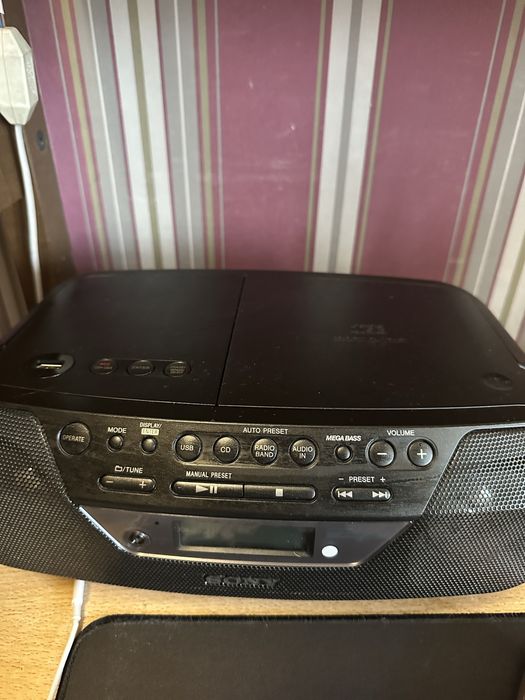 Магнитола CD Sony ZS-RS09CP