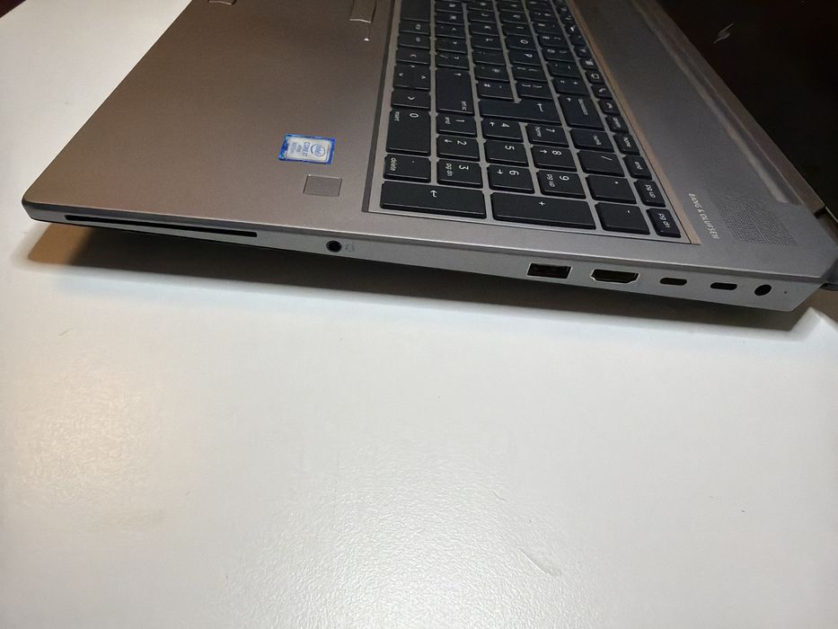 HP Zbook 15 G5 i7 8850H/ DDR4 32GB