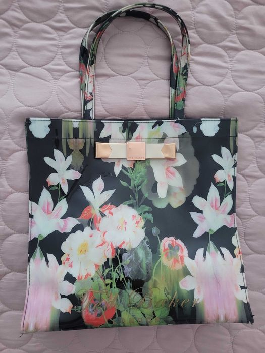 Сет от две дамски чанти