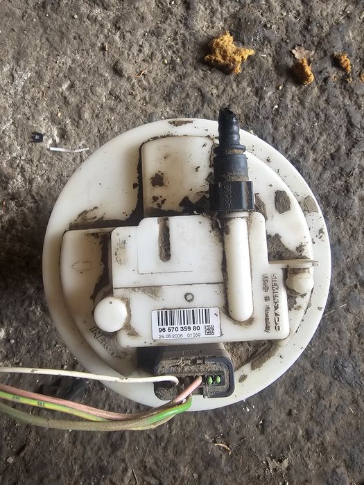Peugeot 207 Pompă combustibil în rezervor 9657035980