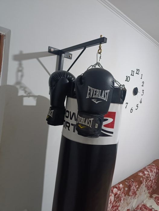 Продам грушу вместе с перчатками и с креплениями