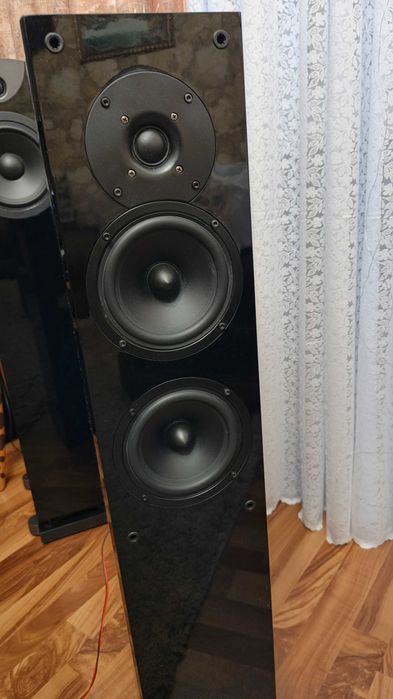 Продам аудиосистему Bose AMS-DMS (CD/Tuner) с колонками Cortland