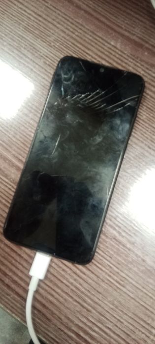 Продаётся телефон на запчасти