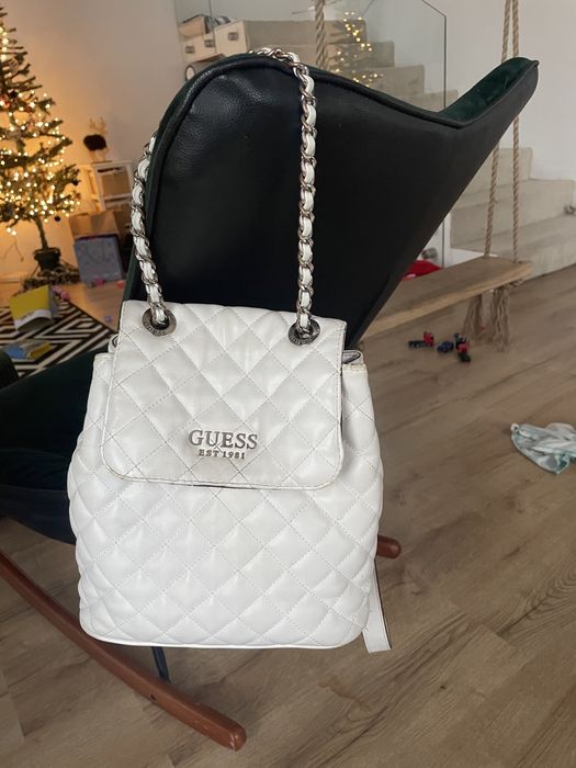 Vand ghiozdanel Guess original