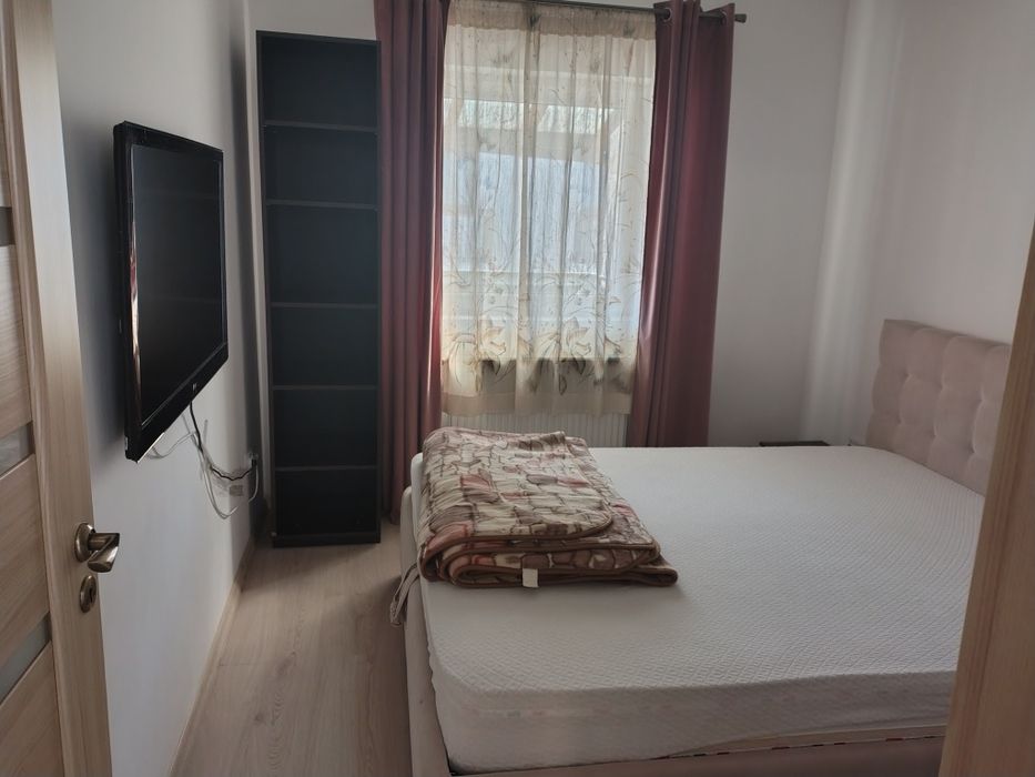 Închiriez apartament