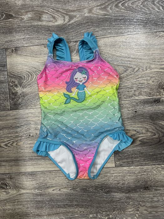 Продаю вещи на девочку размер 100