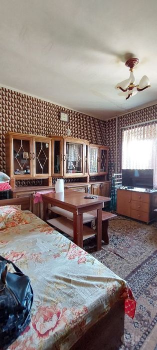 Продаю 1-комнату 18м2. Яшнабадский р-он Авиасозлар-1. 2-этаж 4-этажном