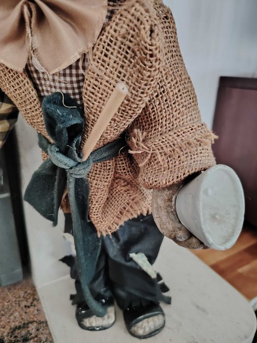 Ръчно изработена кукла клошар за декорация