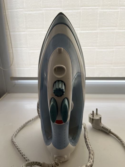 Продается утюг в хорошем состоянии