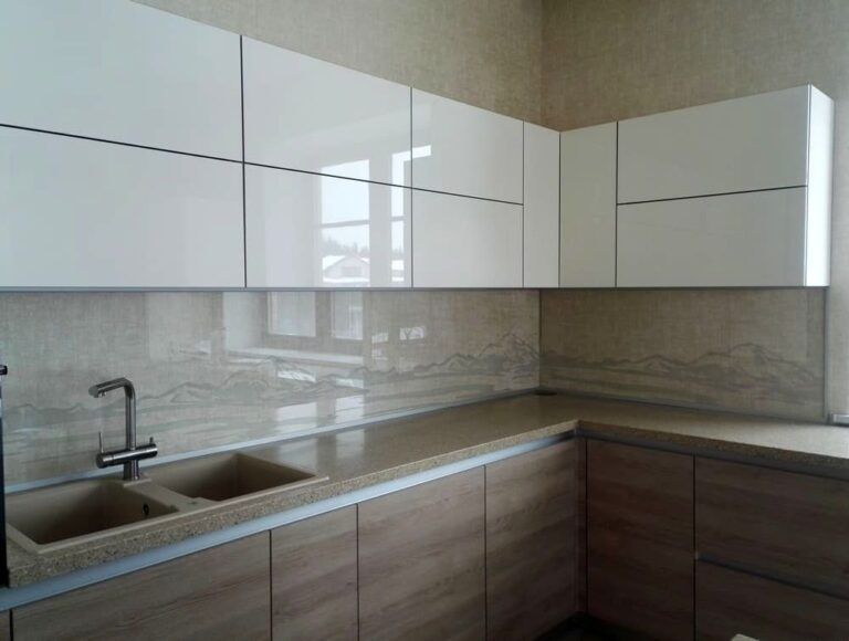 Услуги кафельщика мелкосрочный ремонт.